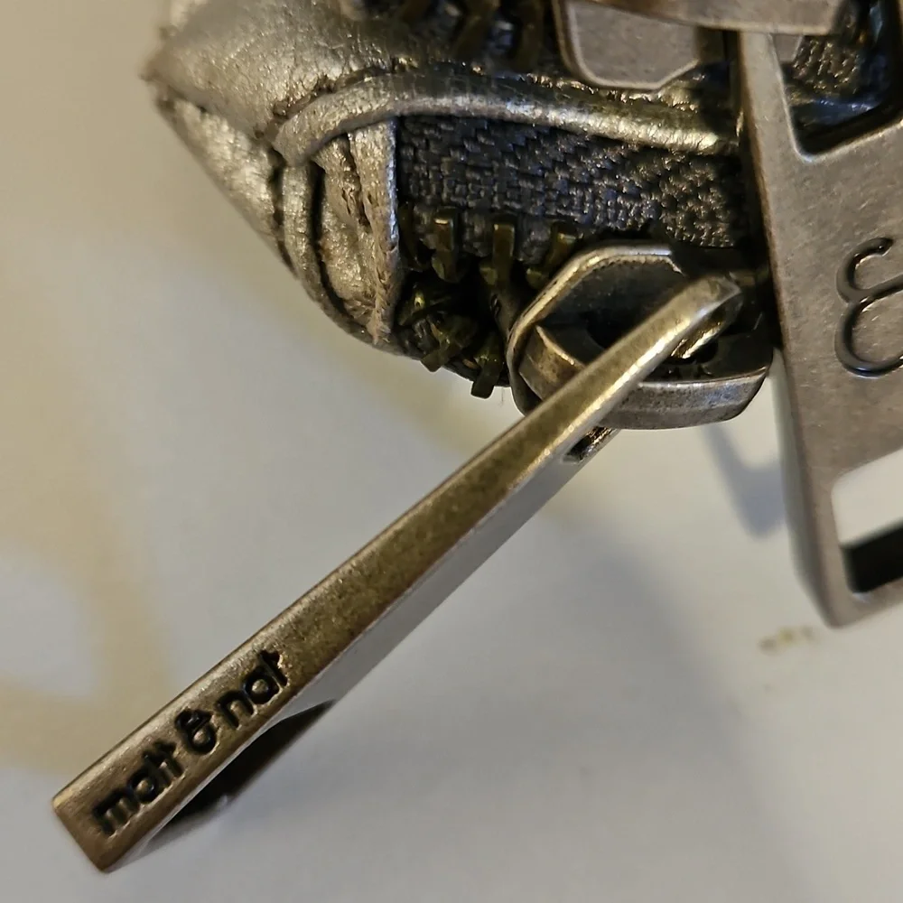 MATT & NAT Silver BAG VEGAN LEATHER CLUTCH RECTANGLE - Picture 2 of 5